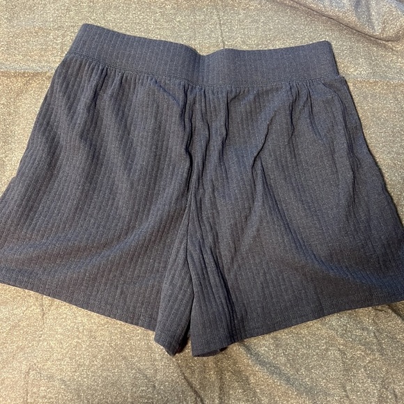 Old navy blue sheep shorts - Picture 2 of 3